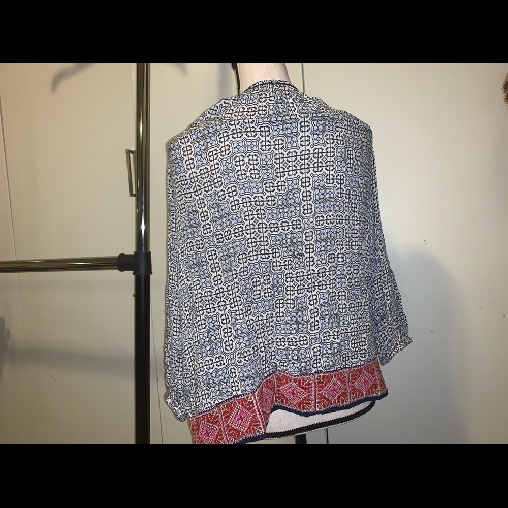 Patterned top - Picture 3 of 3